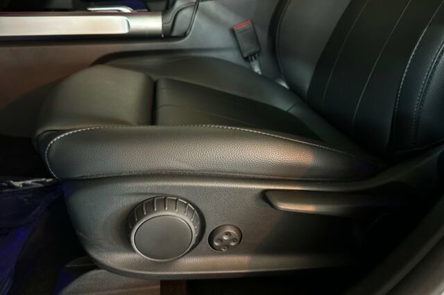 Certified 2022 Mercedes-Benz EQB 350 4MATIC image 13