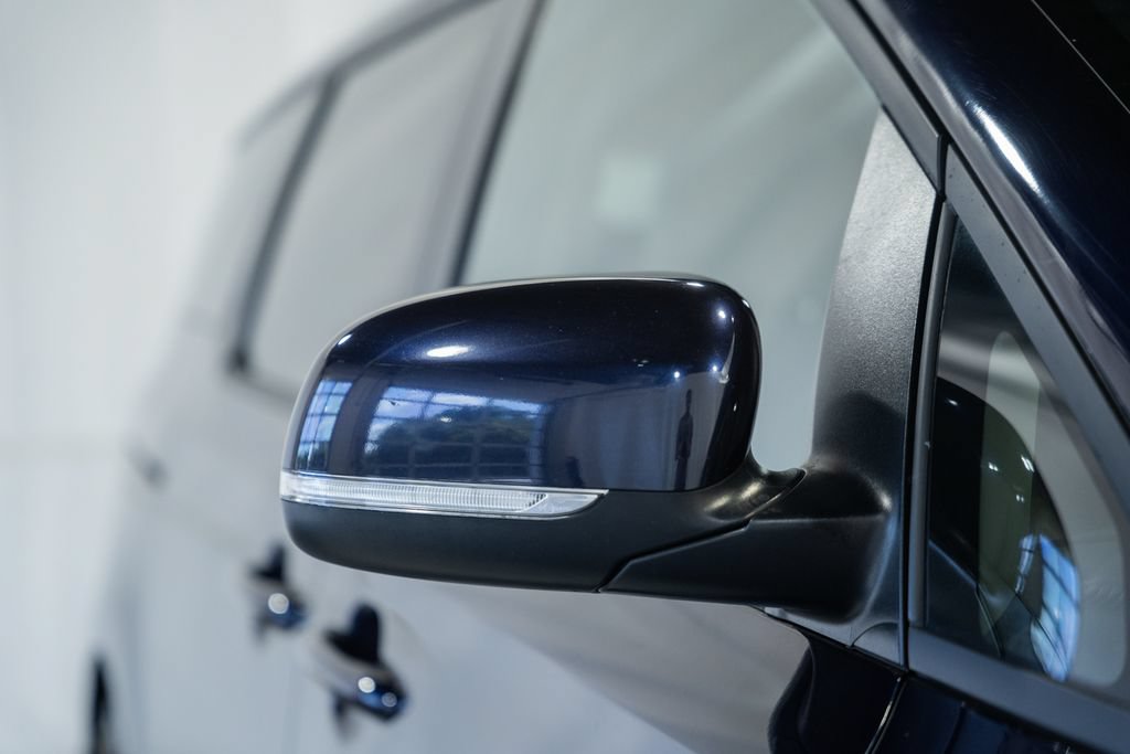 Used 2018 Kia Sedona LX FWD image 11