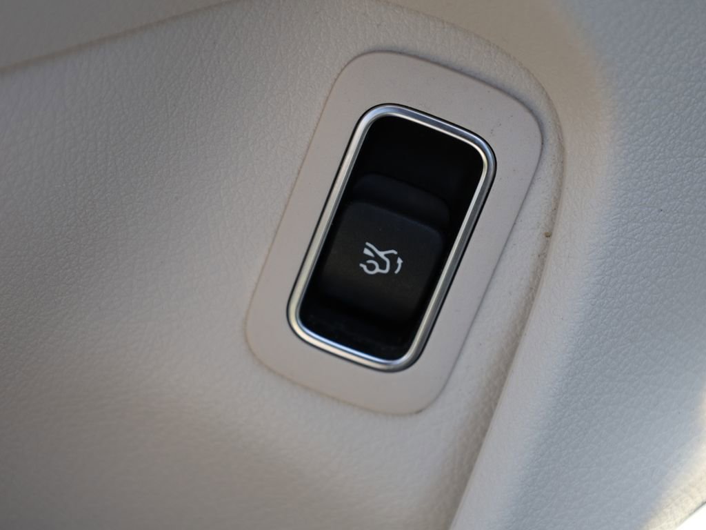 Used 2025 Mercedes-Benz CLA 250 image 13