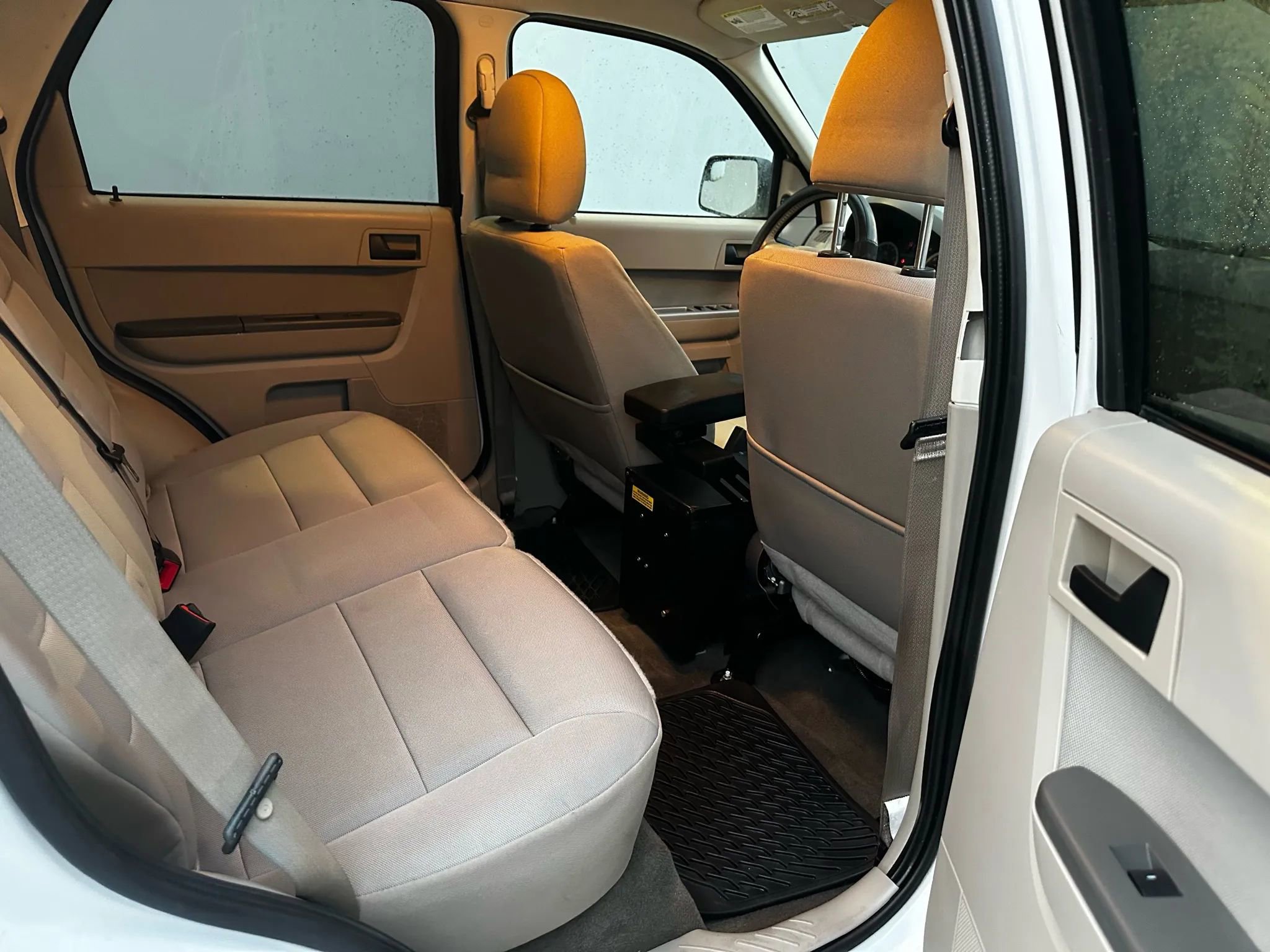 Used 2011 Ford Escape 4WD Hybrid image 18