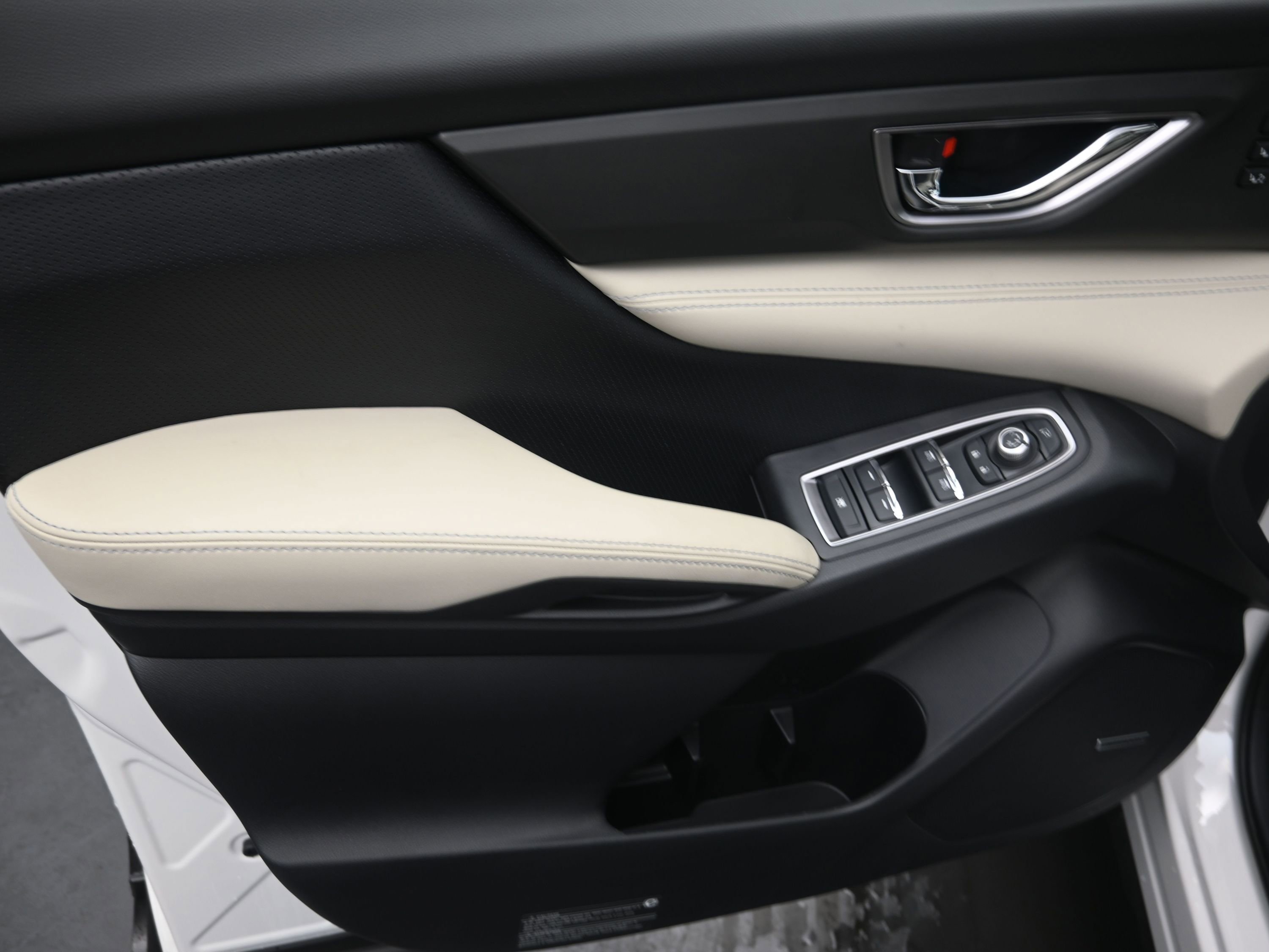 New 2025 Subaru Ascent Limited image 11