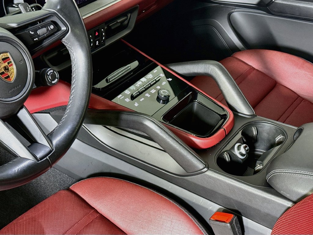 Certified 2024 Porsche Cayenne Coupe AWD/4WD image 21