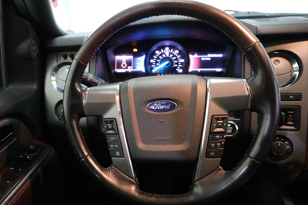 Used 2015 Ford Expedition Platinum AWD/4WD image 3
