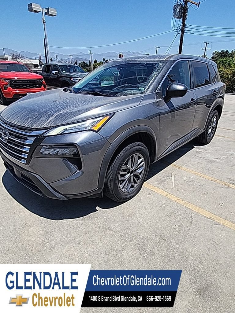 Used 2024 Nissan Rogue S FWD image 2