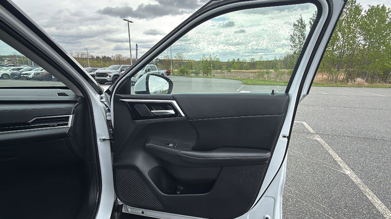 Used 2022 Mitsubishi Outlander SE AWD/4WD image 16