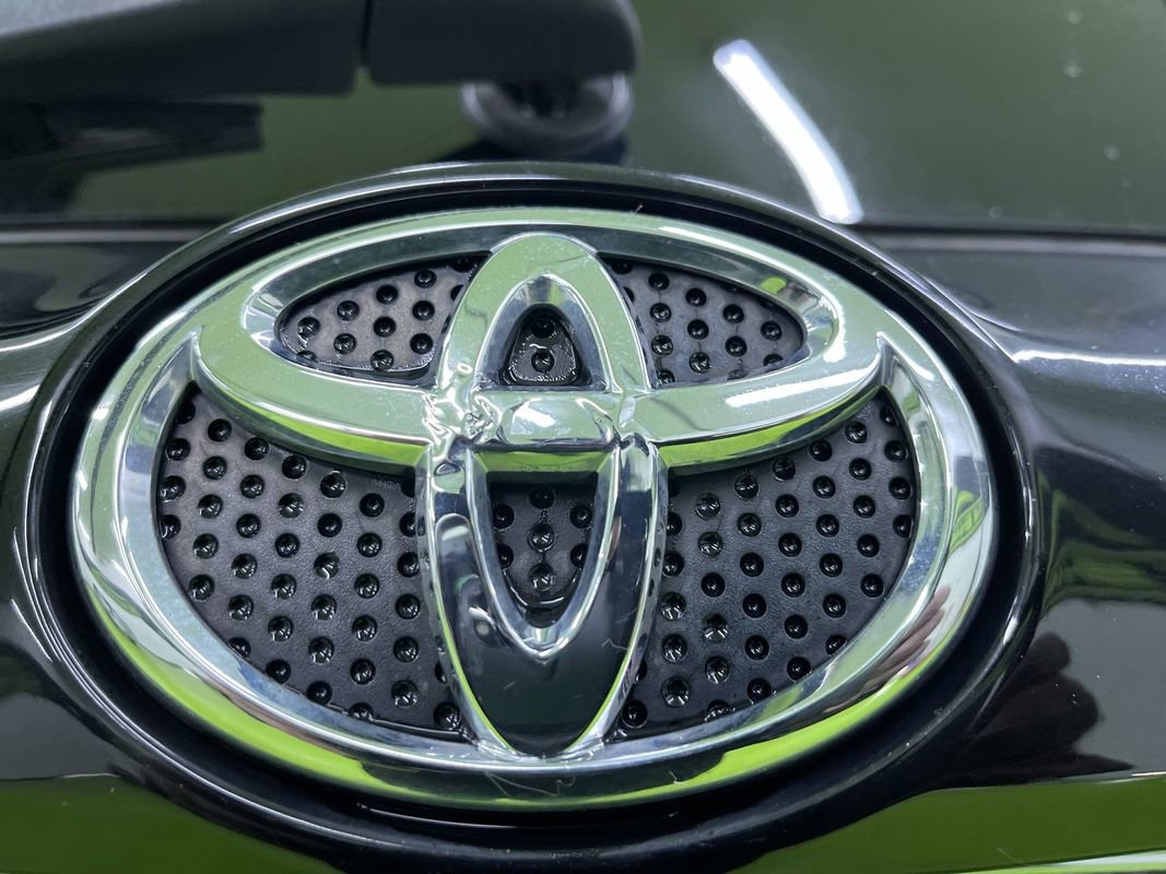 Used 2018 Toyota RAV4 LE w/ All Weather Liner Package image 13