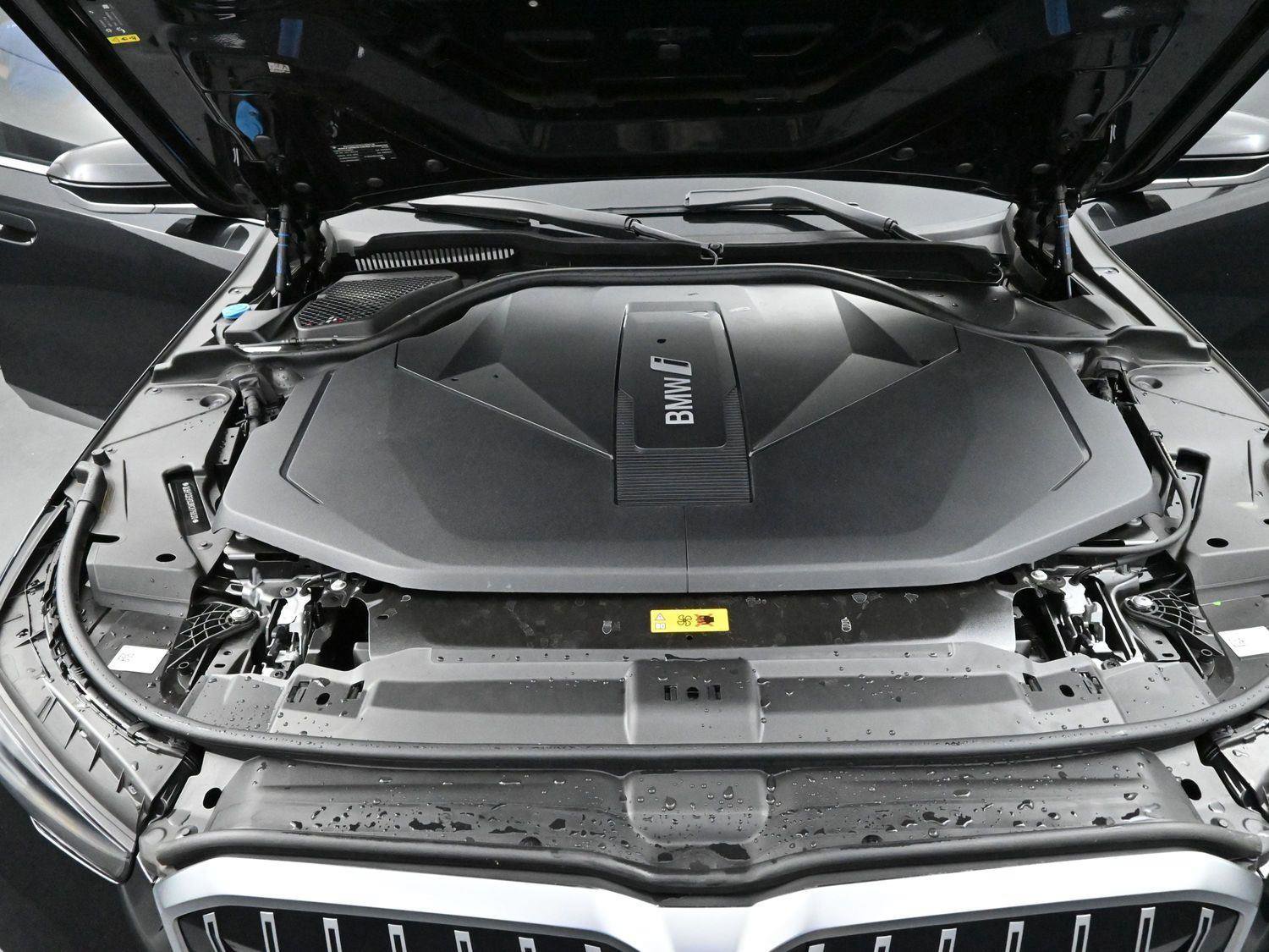 Used 2024 BMW i5 eDrive40i w/ M Sport Package image 42