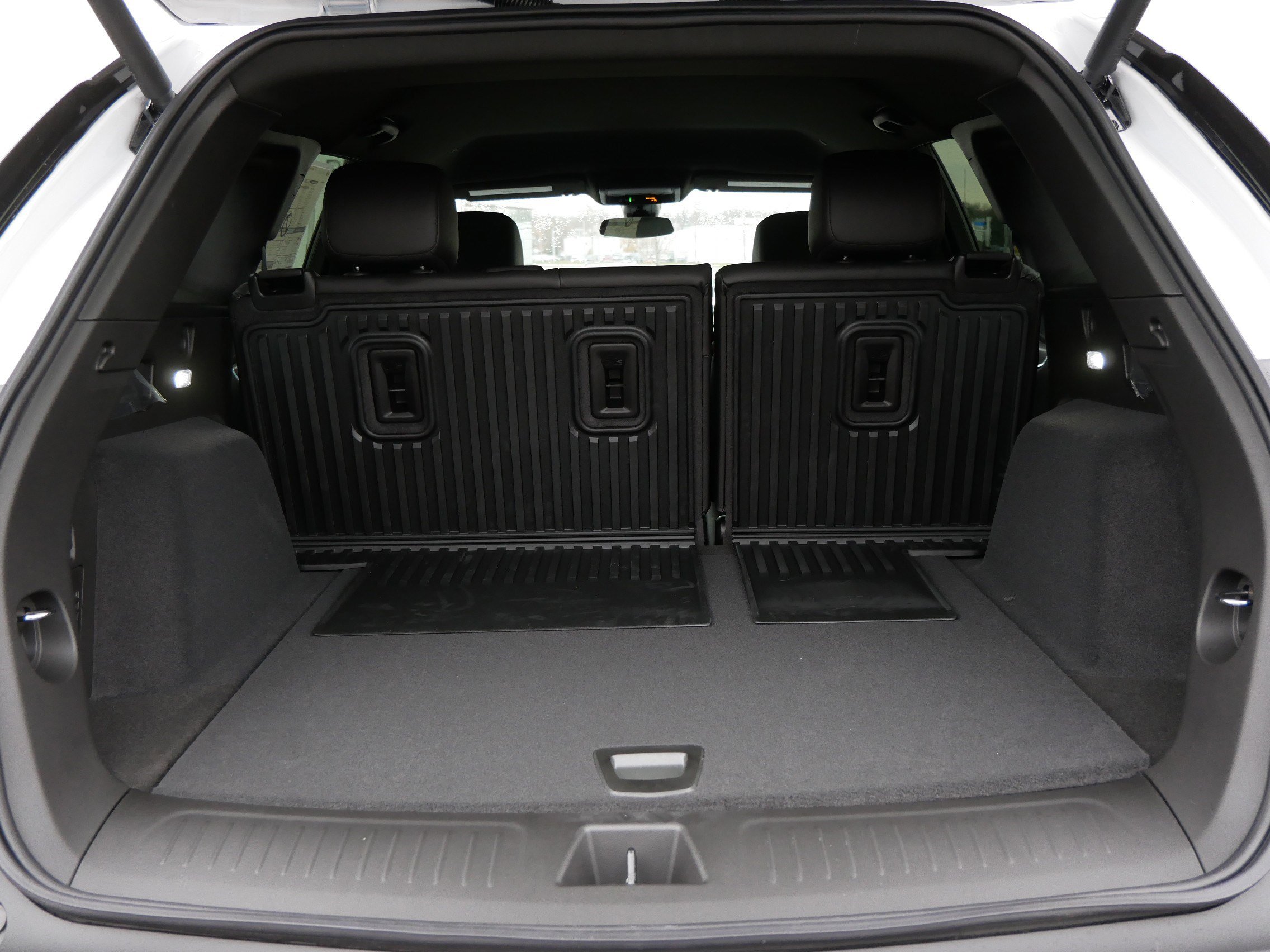 New 2026 Cadillac XT5 Luxury image 16