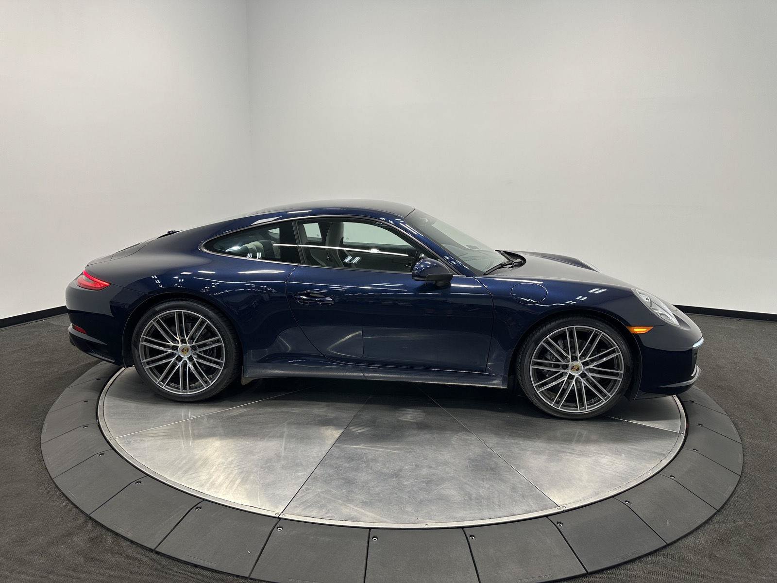 Certified 2018 Porsche 911 Carrera RWD image 8