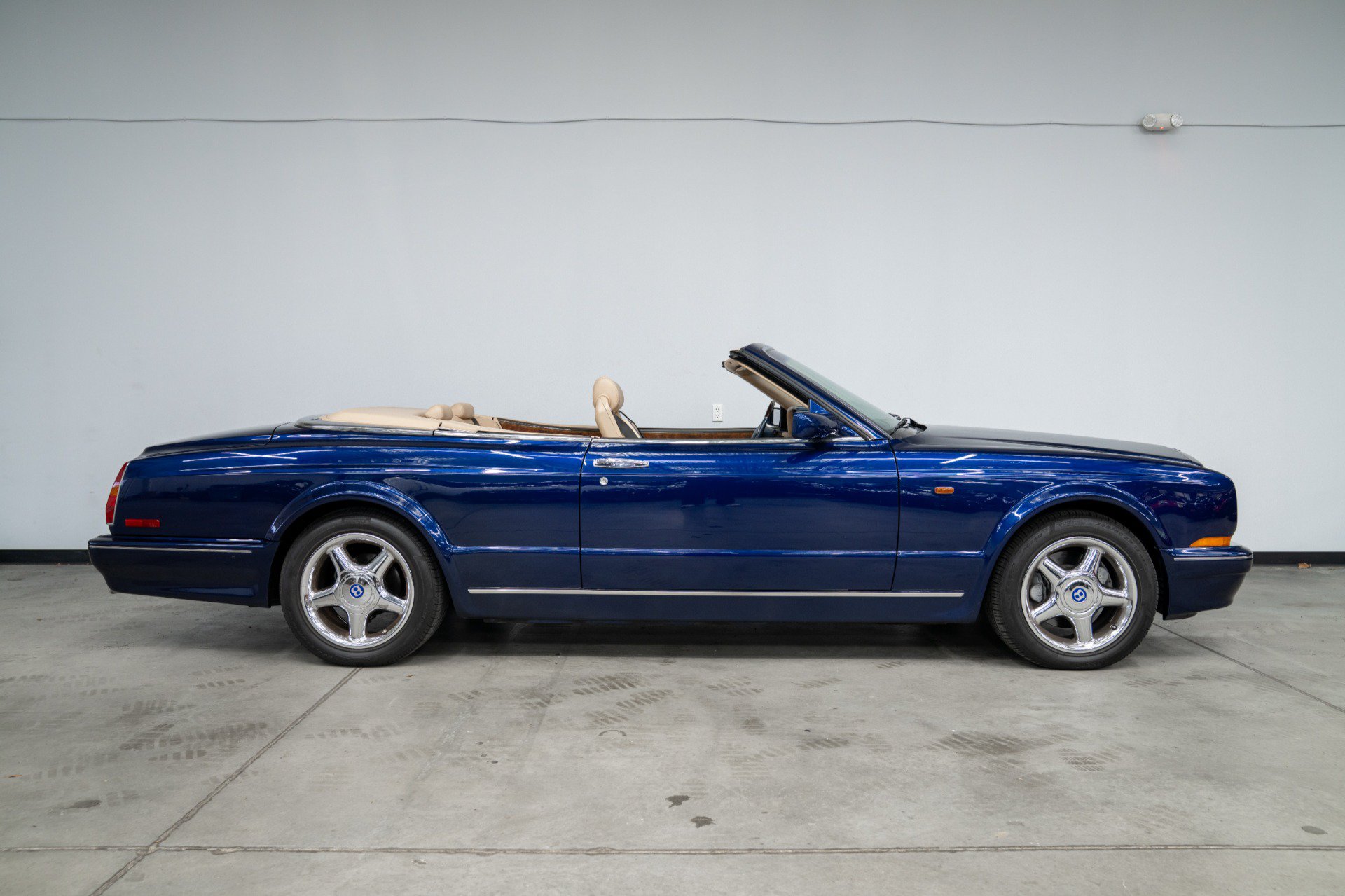 Used 1999 Bentley Azure Mulliner RWD image 40