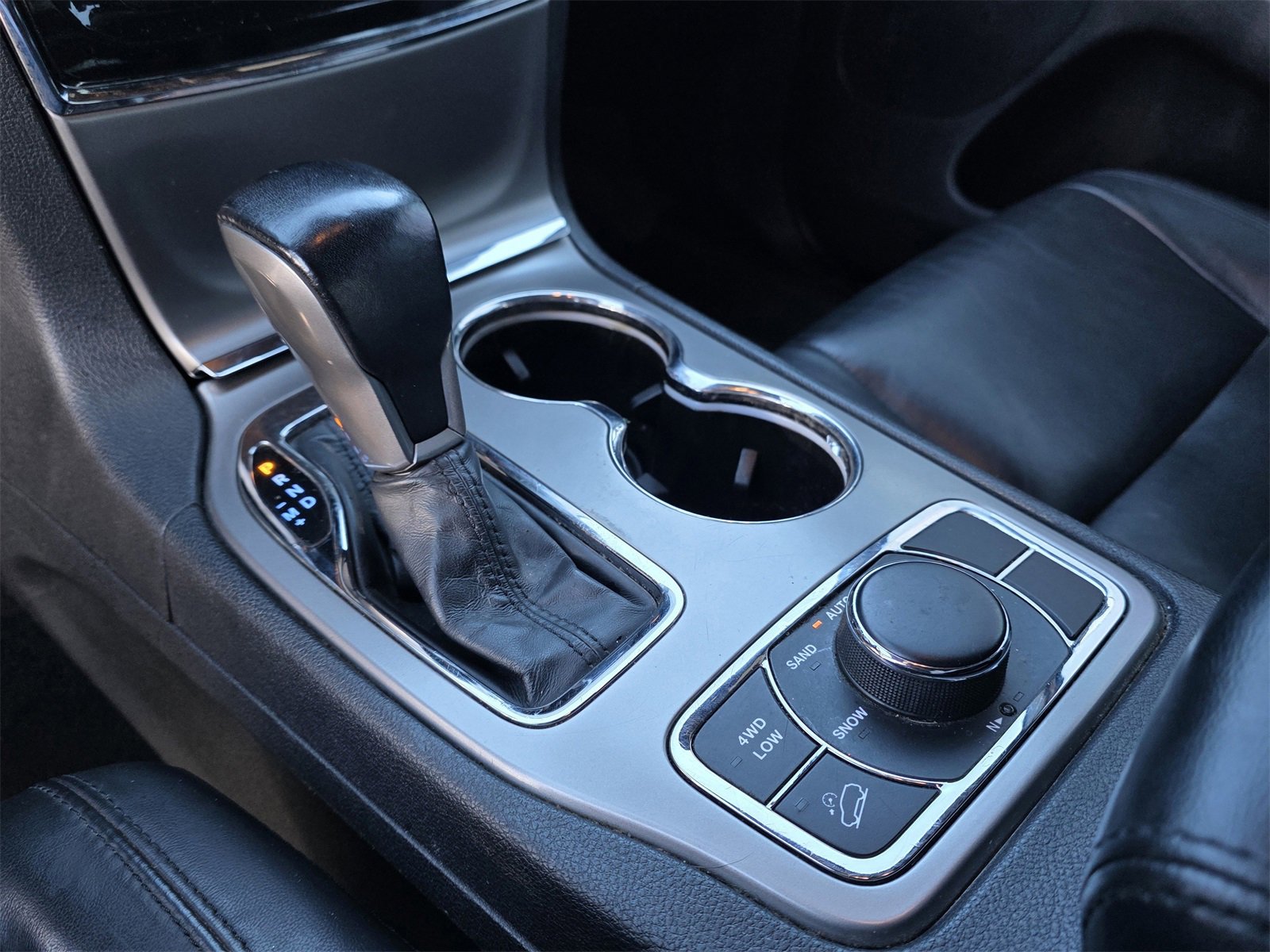 Used 2021 Jeep Grand Cherokee Limited image 24