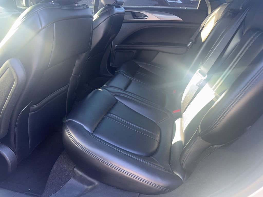 Used 2020 Lincoln MKZ w/ Convenience Package image 5