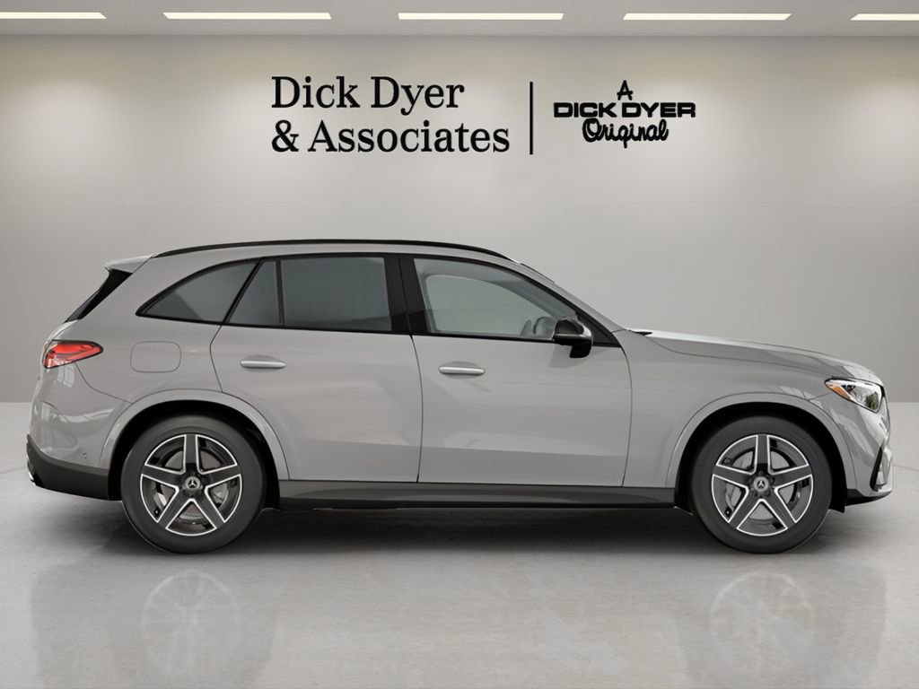 Used 2025 Mercedes-Benz GLC 300 image 5