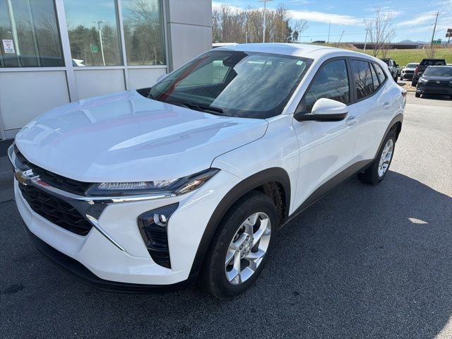 Used 2025 Chevrolet Trax LS w/ LS Convenience Package