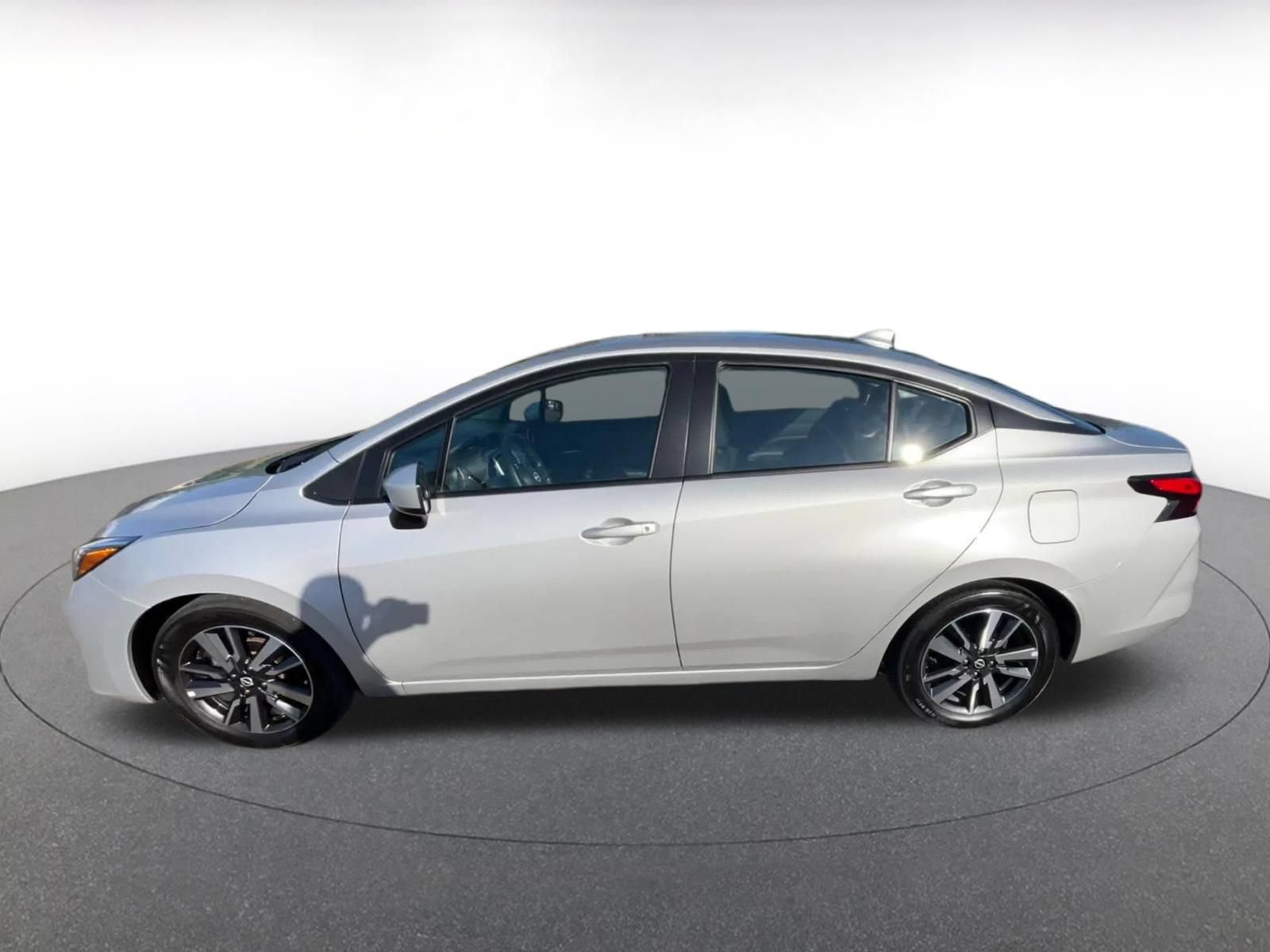 Used 2025 Nissan Versa SV FWD image 8
