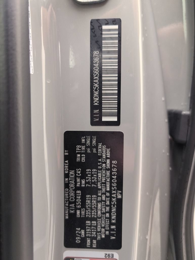 Used 2025 Kia Carnival EX FWD image 41