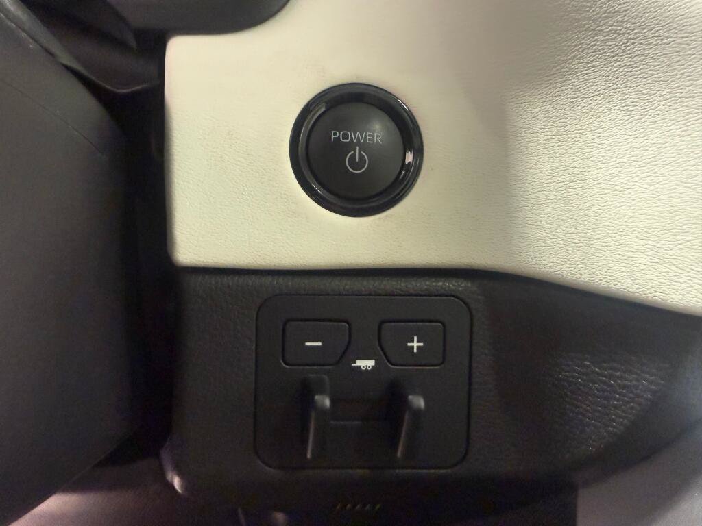 Certified 2025 Toyota Sequoia Capstone AWD/4WD image 34