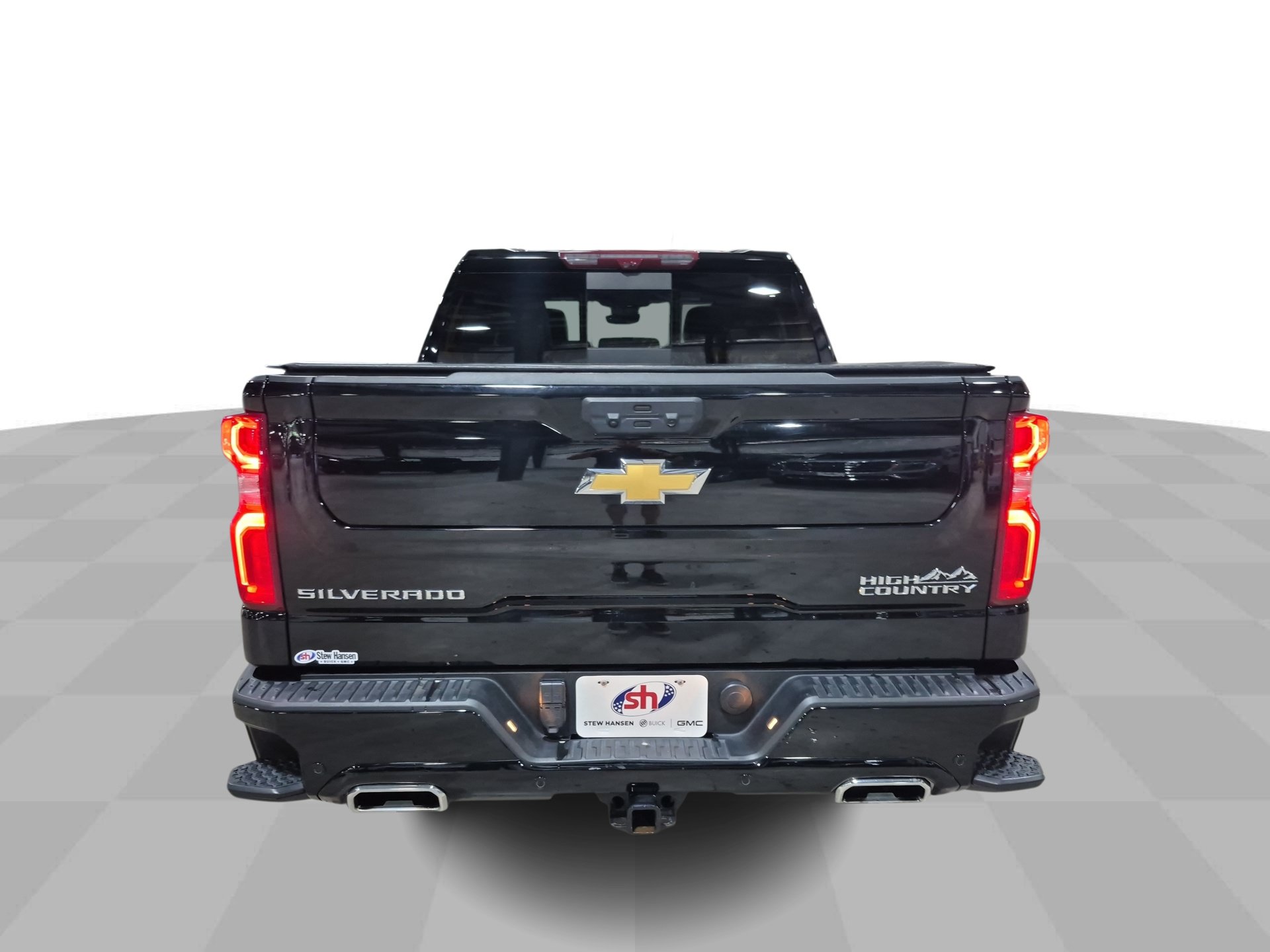 Used 2024 Chevrolet Silverado 1500 High Country w/ High Country Premium Package AWD/4WD image 8