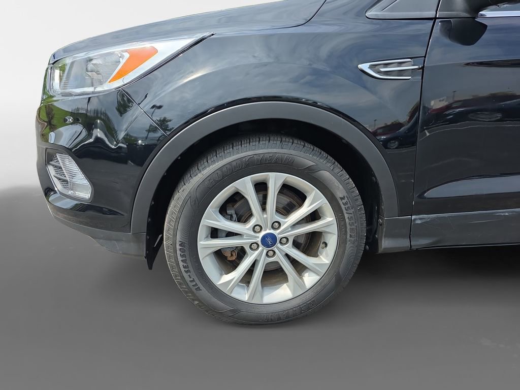 Used 2018 Ford Escape SE w/ SE Sync 3 Package FWD image 13