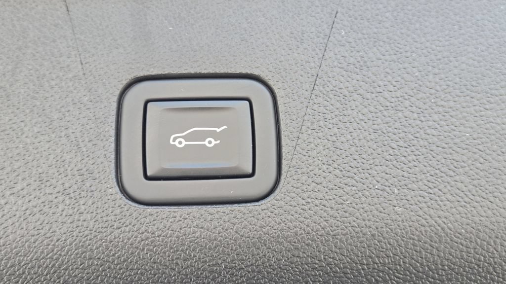 Used 2021 Cadillac Escalade Sport Platinum AWD/4WD image 35