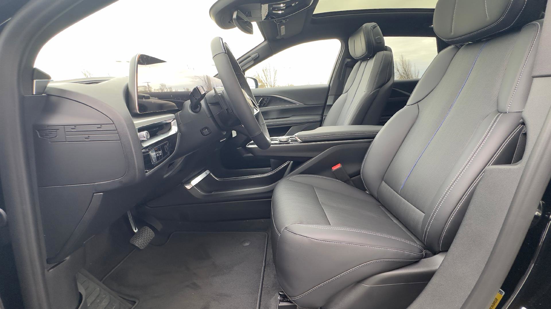 New 2026 Cadillac Lyriq Luxury image 11