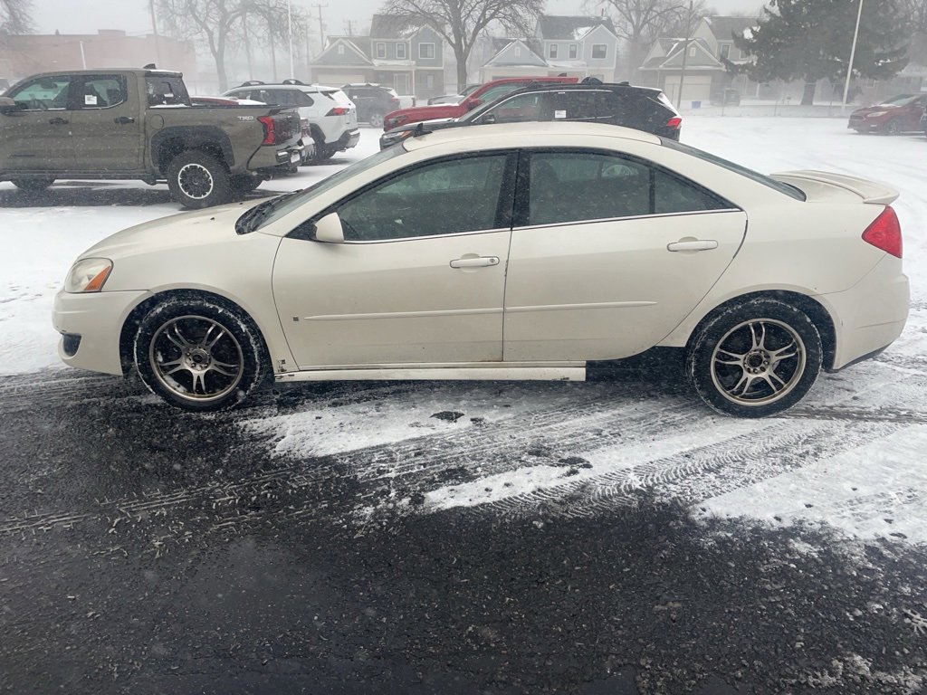 Used 2009 Pontiac G6 Sedan w/ Sport Package 2 image 8