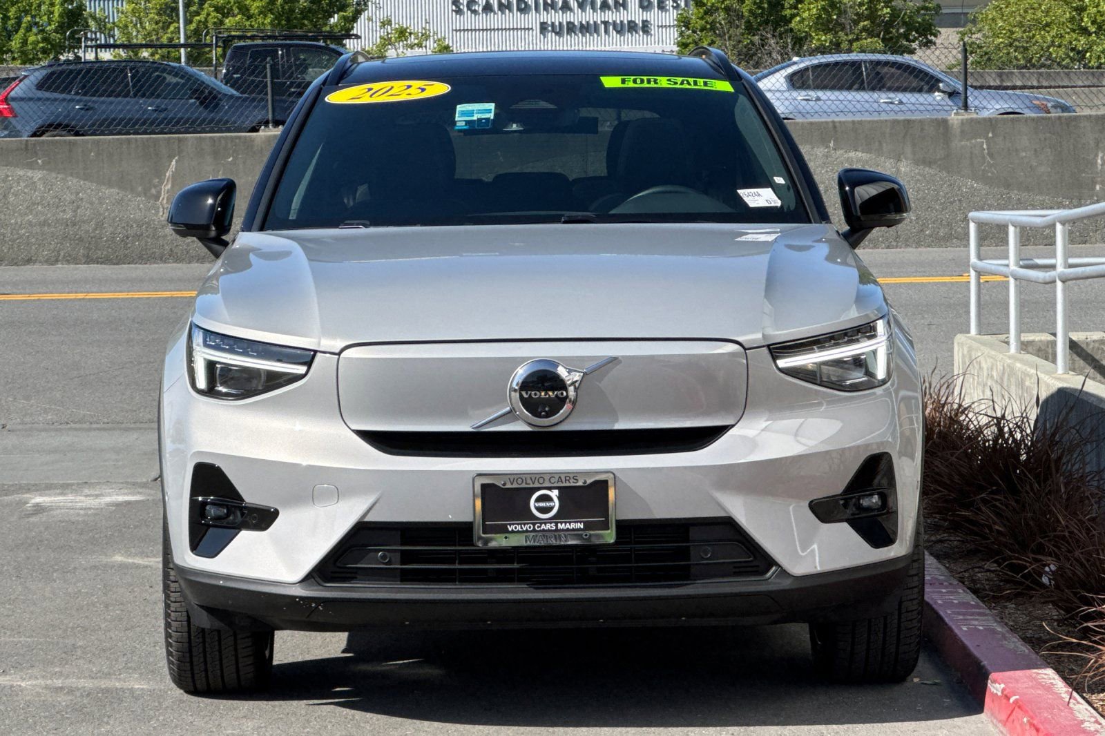 Certified 2025 Volvo EX40 Plus w/ Climate Package RWD image 11