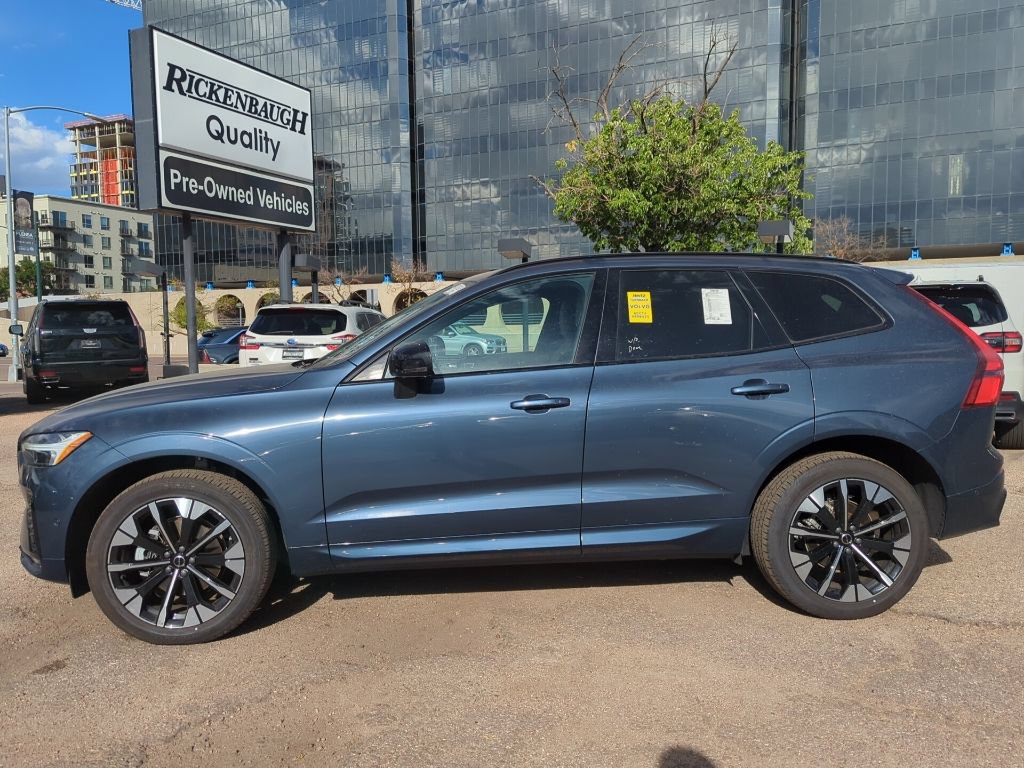 Used 2026 Volvo XC60 B5 Plus AWD/4WD image 4