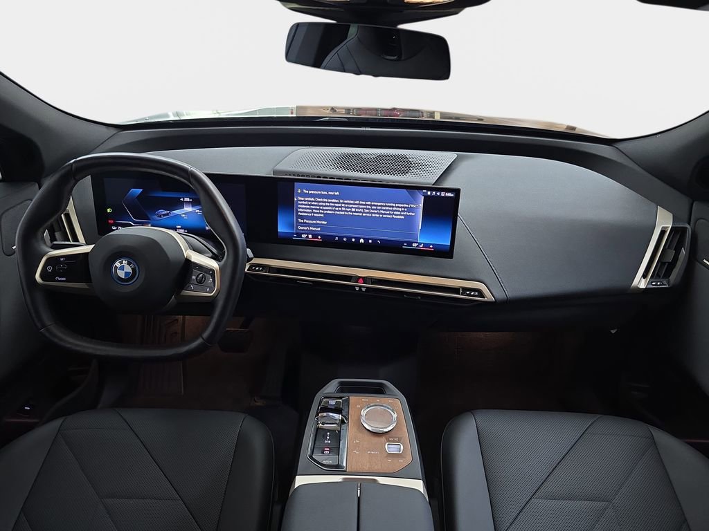 Used 2024 BMW iX xDrive50 w/ Premium Package image 12