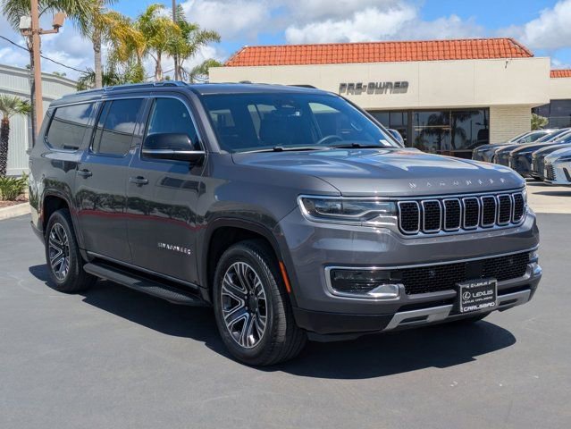 Used 2024 Jeep Wagoneer L Series II w/ Flexible Seating Group AWD/4WD image 3
