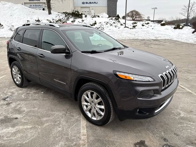 Used 2017 Jeep Cherokee Limited image 7
