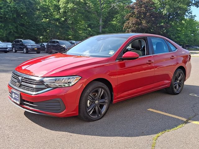 Used 2023 Volkswagen Jetta SE w/ Panoramic Sunroof Package FWD image 5
