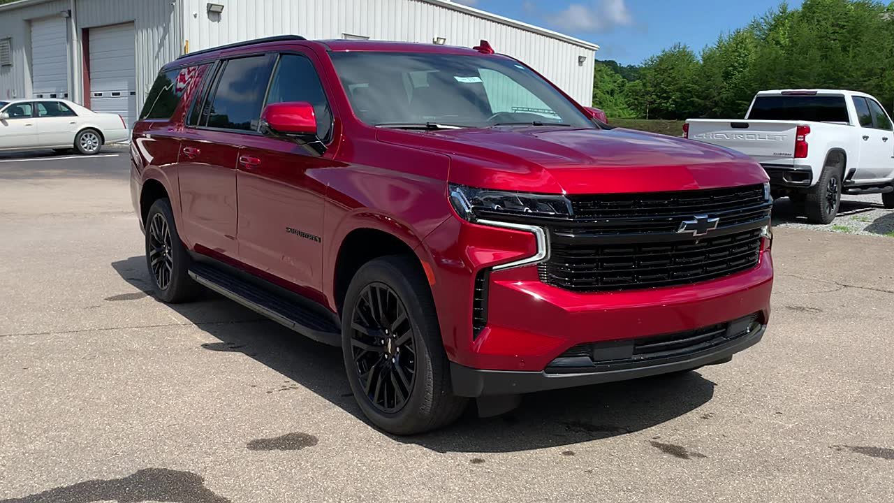Used 2024 Chevrolet Suburban RST w/ Luxury Package RWD image 6