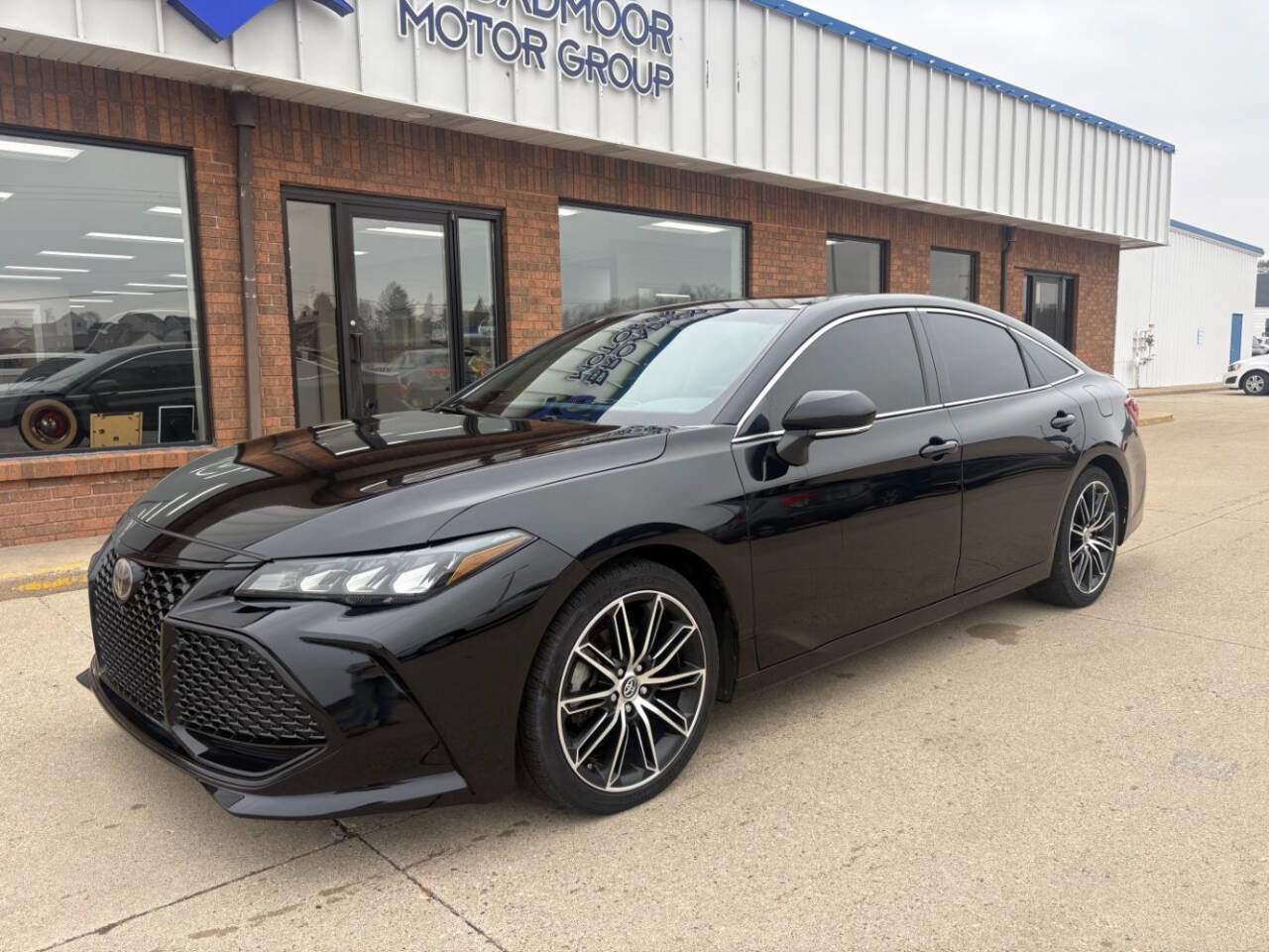 Used 2019 Toyota Avalon XSE w/ All Weather Liner Package image 1