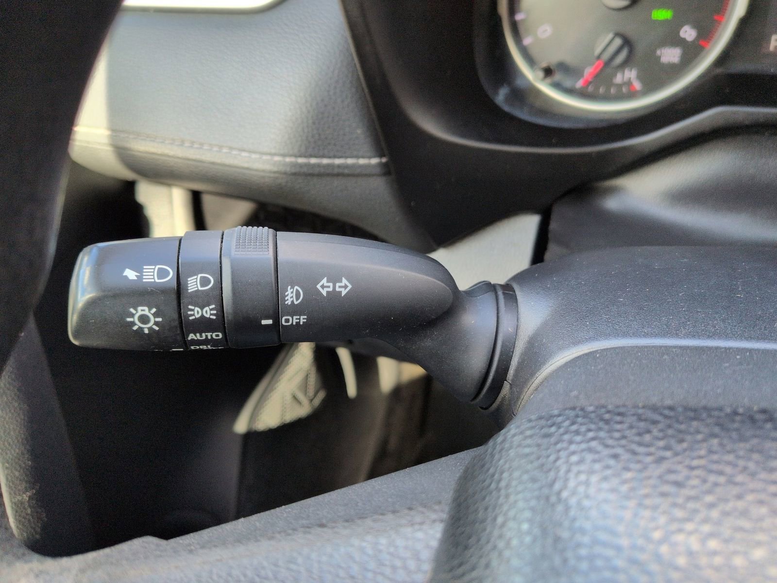 Used 2019 Toyota RAV4 XLE image 29