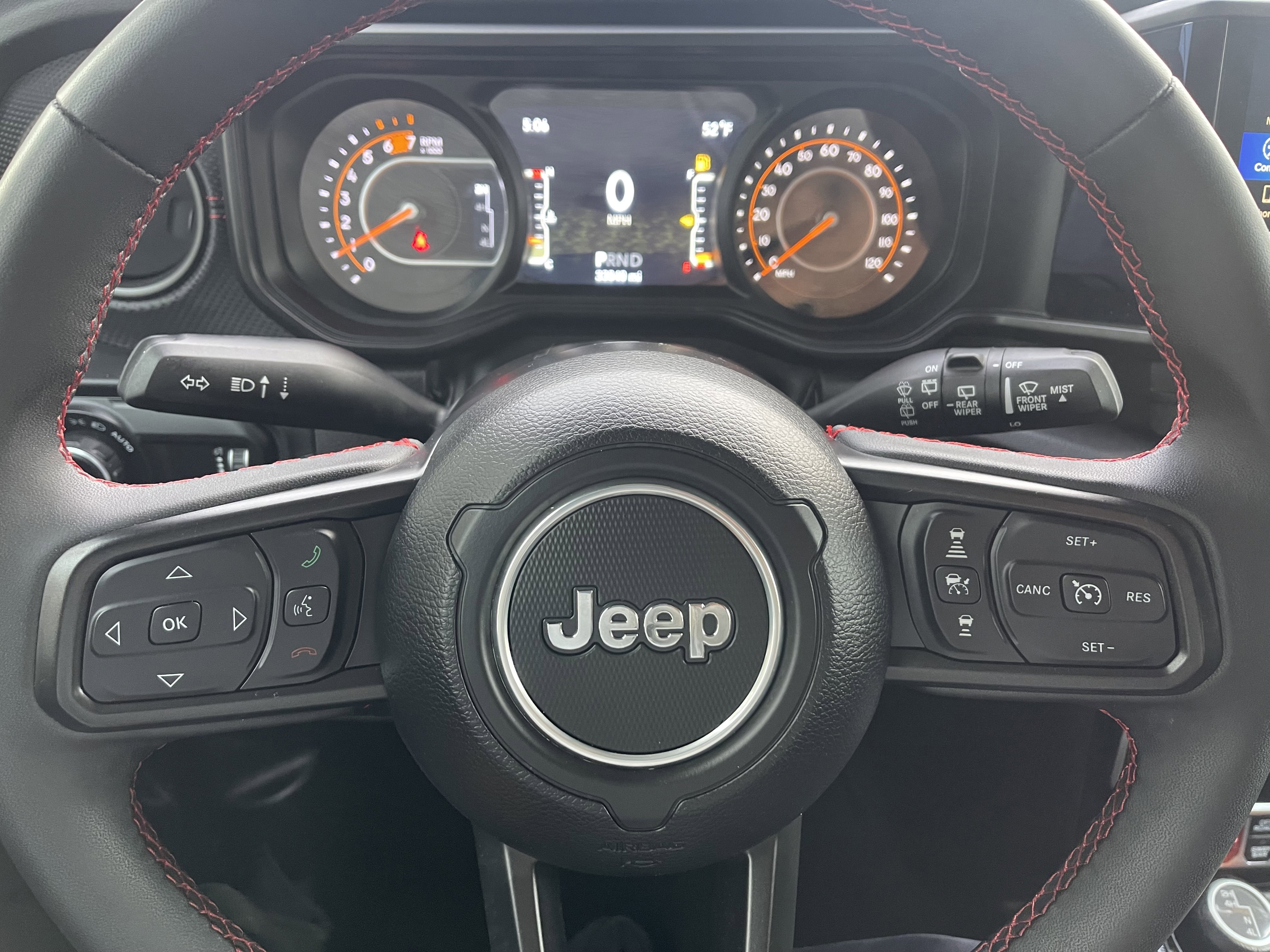 Used 2025 Jeep Wrangler Unlimited Rubicon AWD/4WD image 32