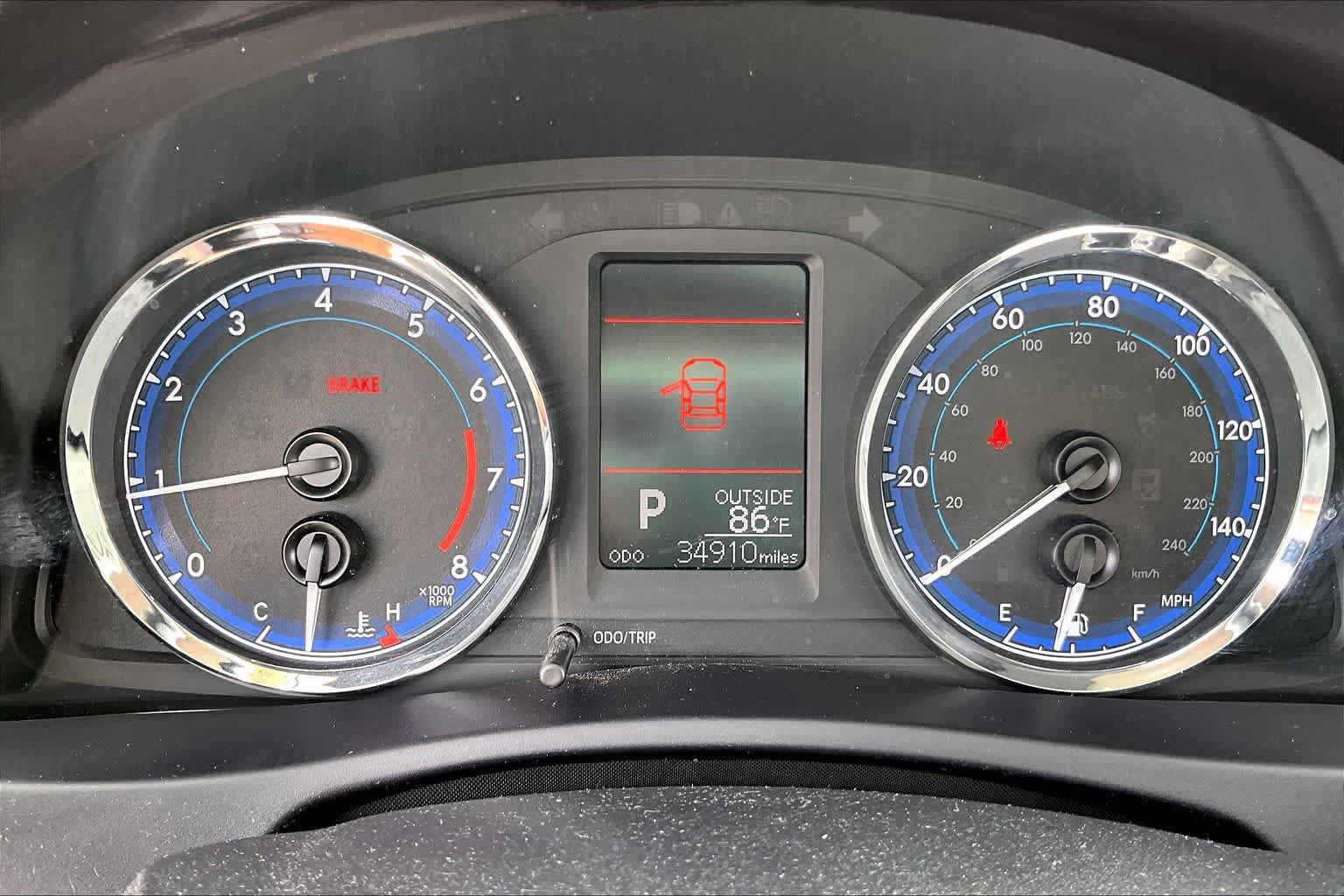 Used 2018 Toyota Corolla LE FWD image 24