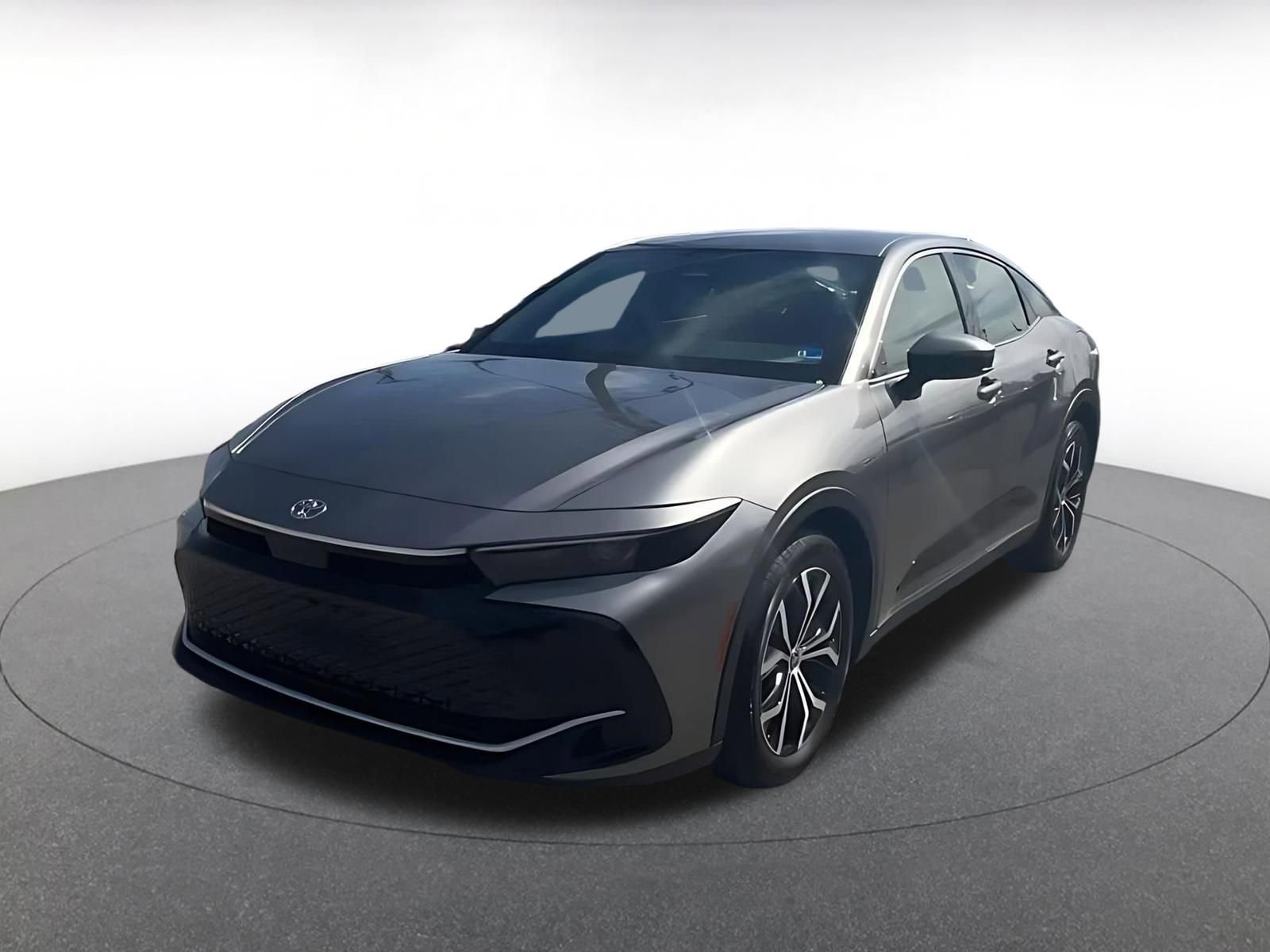 Used 2025 Toyota Crown XLE image 8