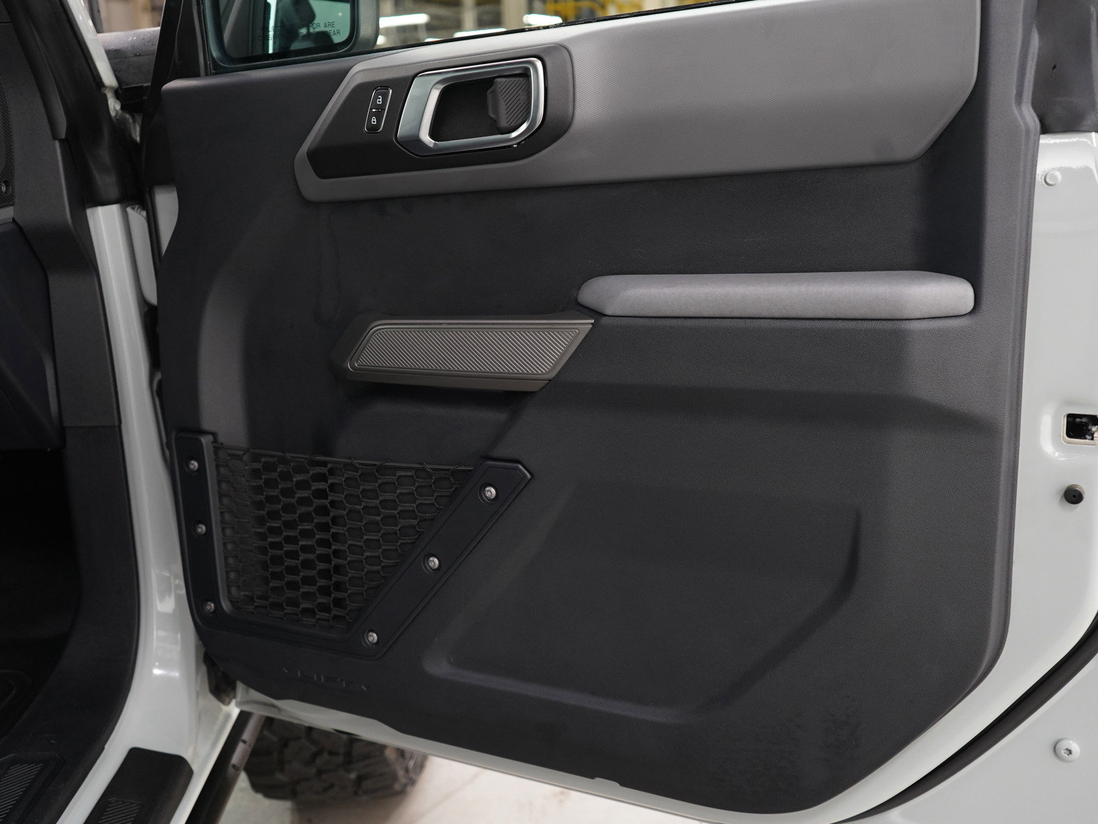 Used 2021 Ford Bronco Black Diamond image 9