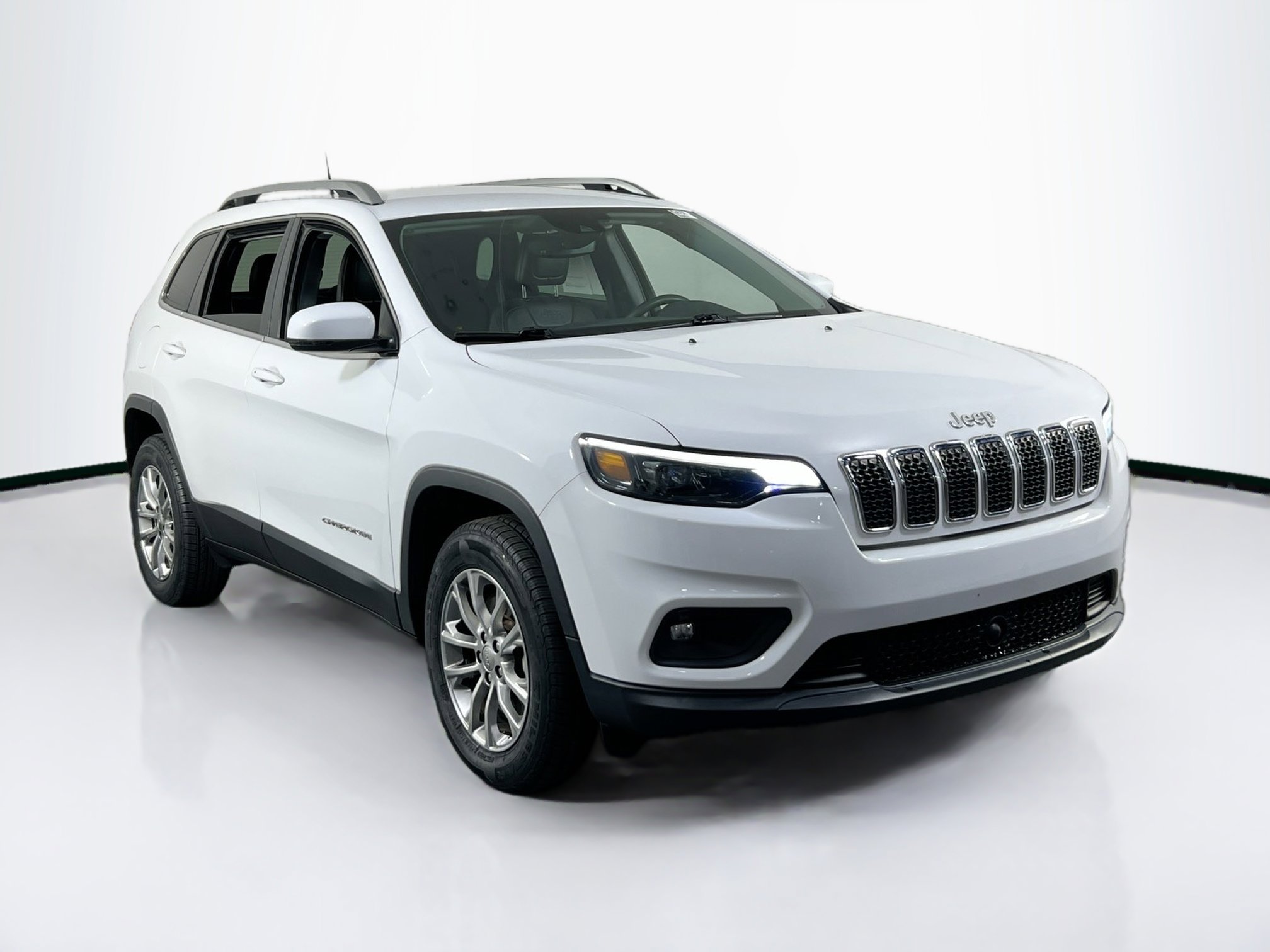 Used 2021 Jeep Cherokee Latitude Lux w/ Comfort/Convenience Group image 3