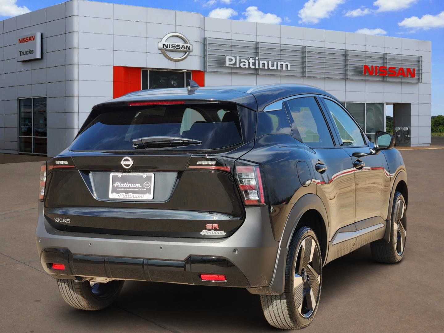 New 2026 Nissan Kicks SR image 4