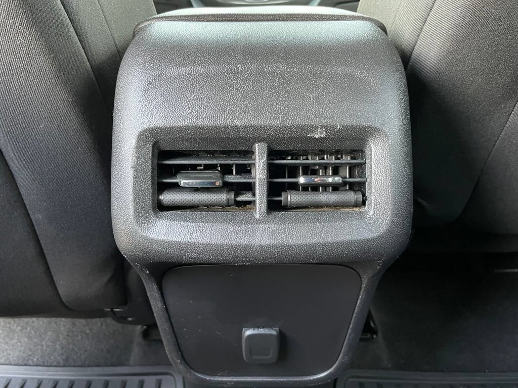 Used 2018 Chevrolet Equinox LT FWD image 28