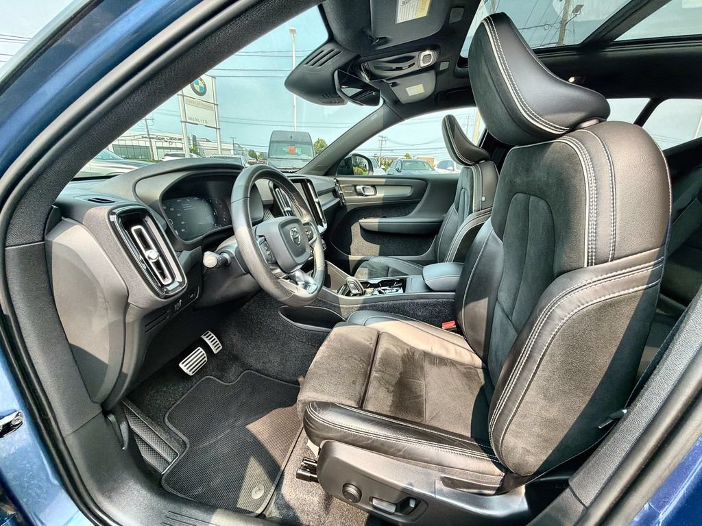 Used 2021 Volvo XC40 T5 R-Design AWD/4WD image 10