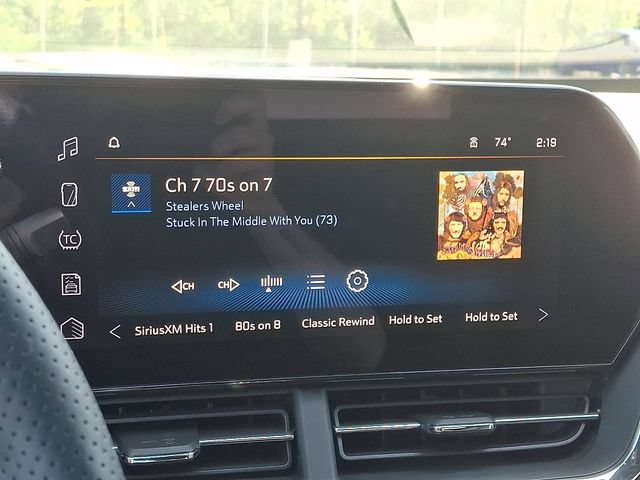 Used 2025 Chevrolet Trax RS w/ Driver Confidence Package FWD image 3