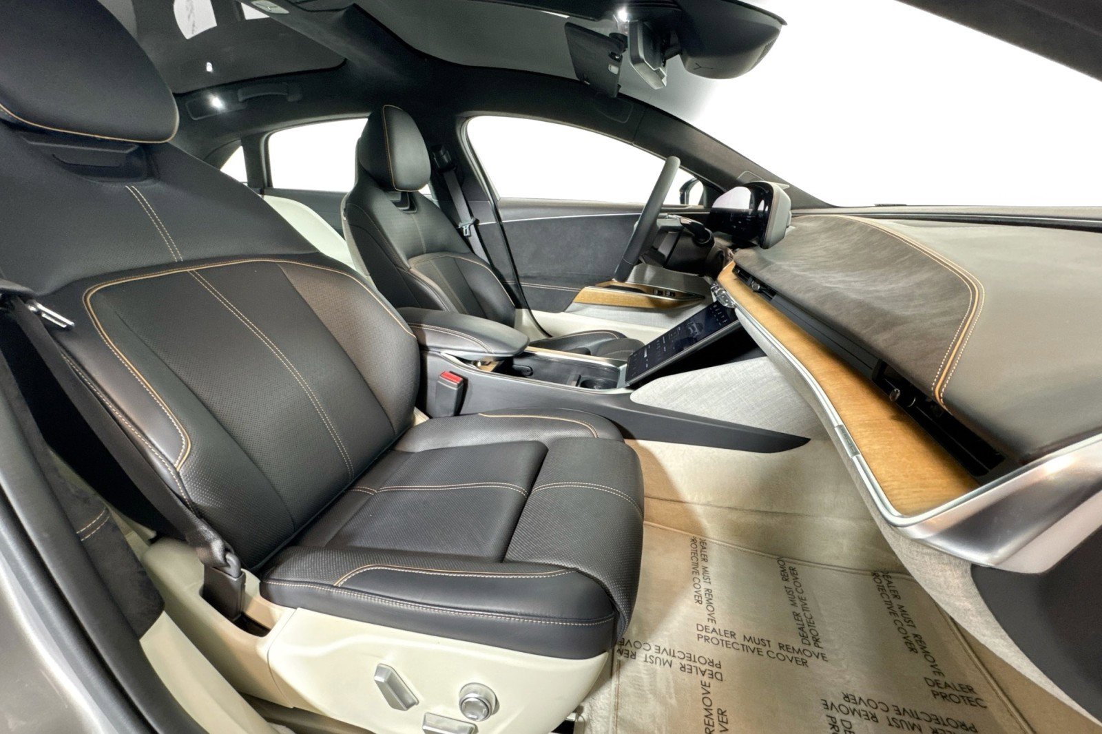 Used 2022 Lucid Air Grand Touring image 25