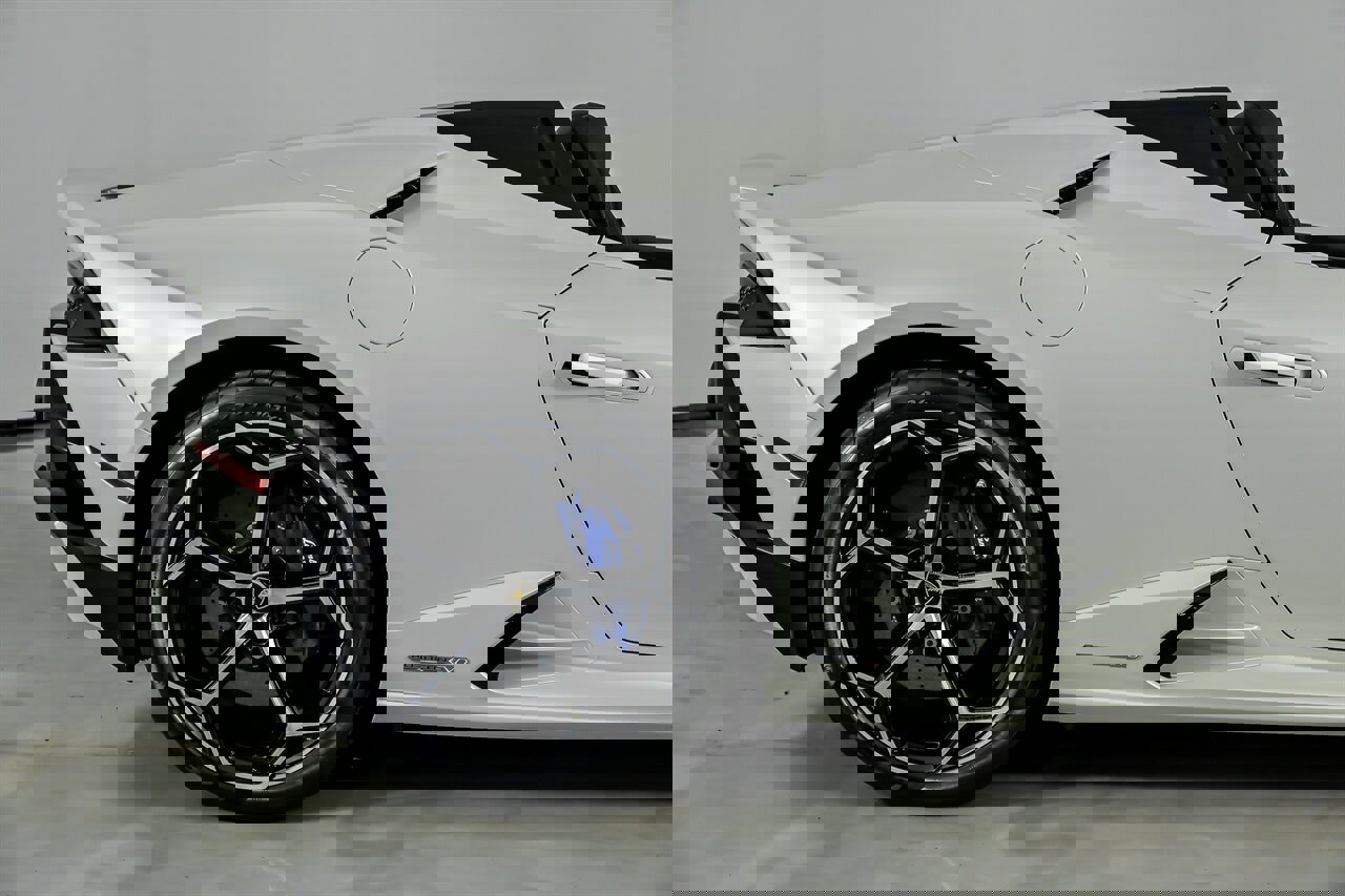 Used 2020 Lamborghini Huracan EVO image 13