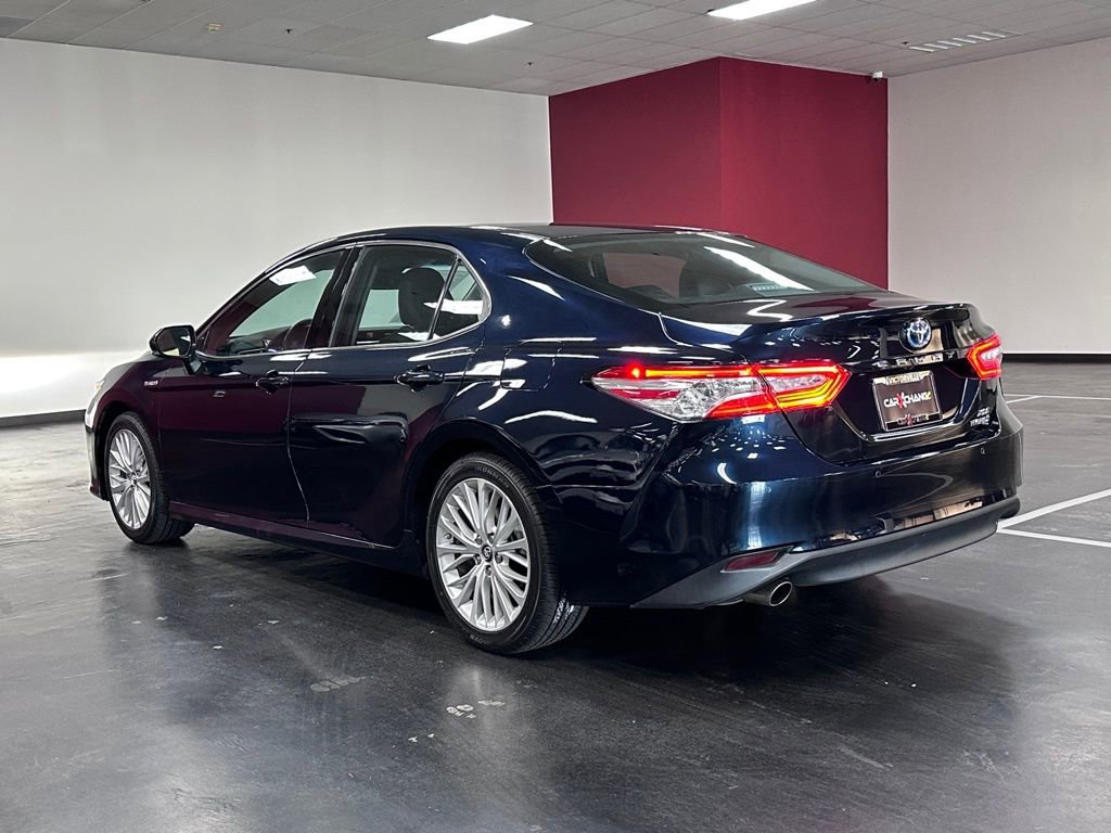 Used 2018 Toyota Camry XLE image 5