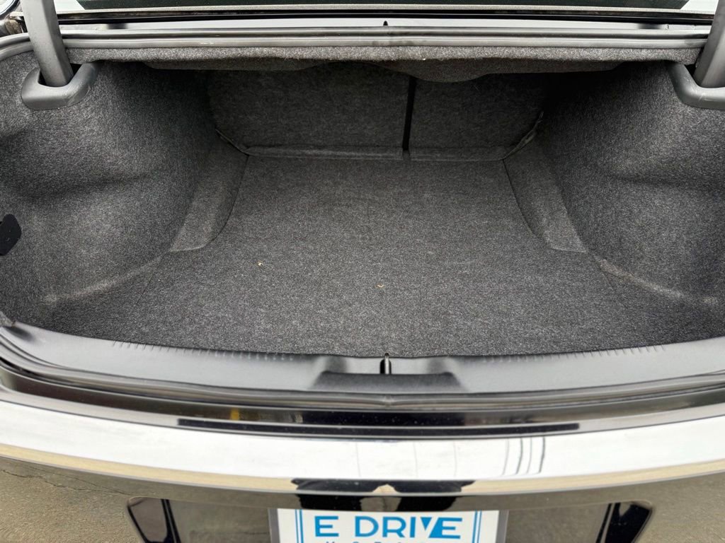 Used 2012 Chrysler 300 C AWD/4WD image 17