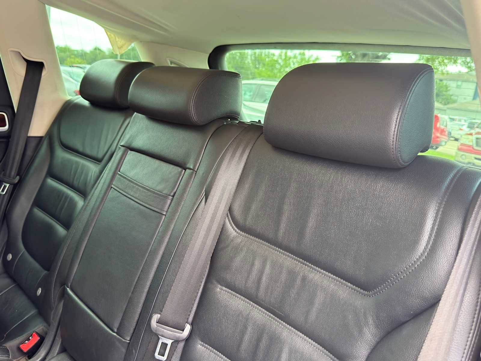 Used 2015 Volkswagen Touareg TDI AWD/4WD image 27