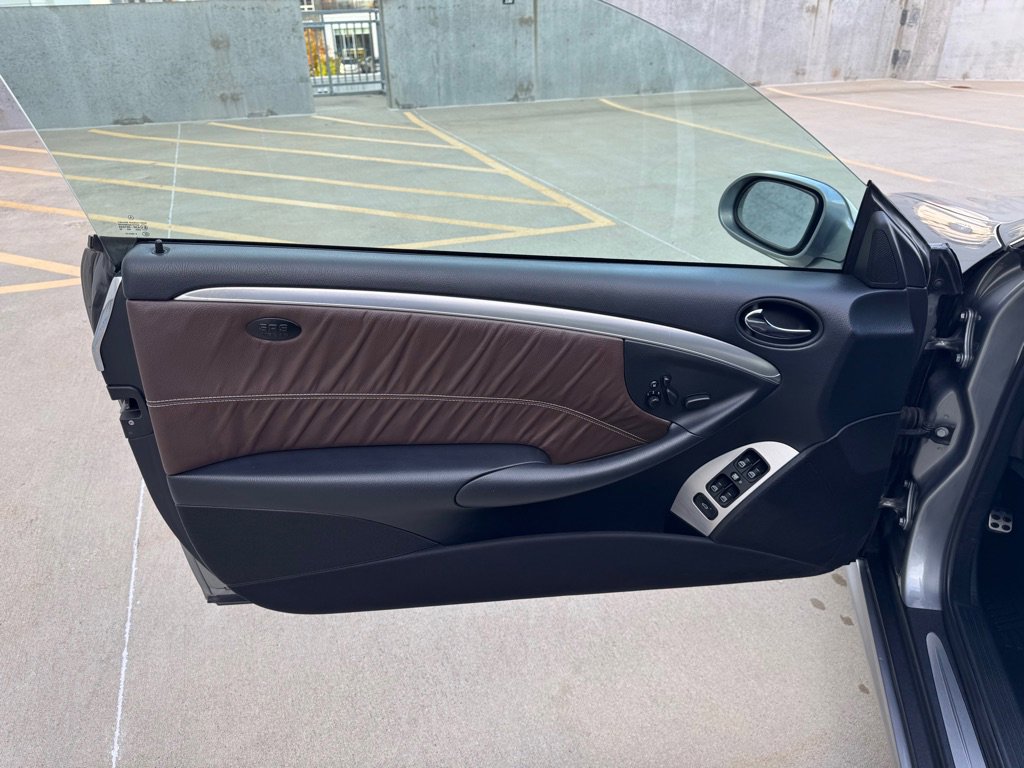 Used 2009 Mercedes-Benz CLK 350 Coupe image 12